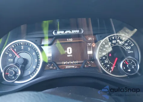 2022 Ram 1500 Laramie 4X4 6'4 Box z USA, uszkodzony, nr VIN 1C6SRFRT6NN440577